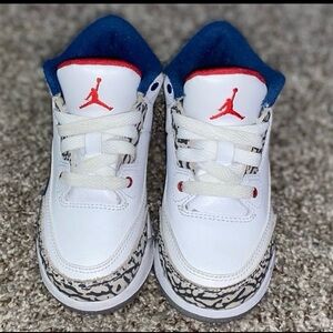 Jordan 3 Kids White and Blue Sneakers